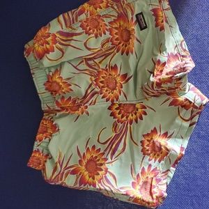 EUC Patagonia Swim Baggies Shorts, 3T, Tropical Print, Unisex $30